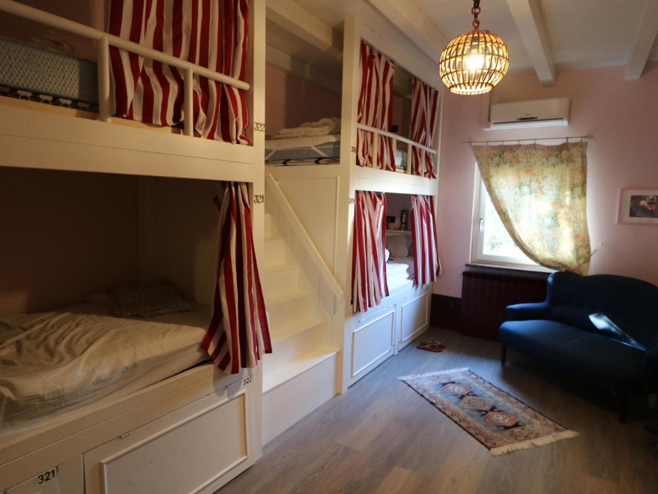 Grand Hostel Coconut Милано Екстериор снимка