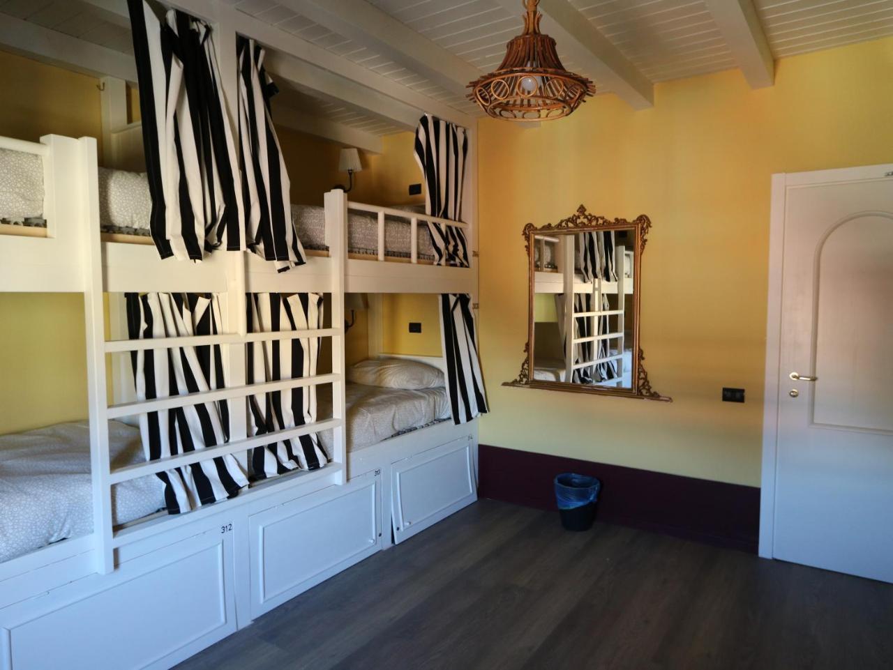 Grand Hostel Coconut Милано Екстериор снимка