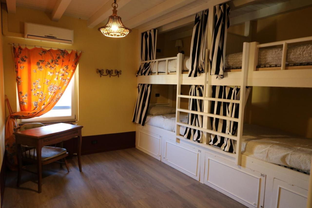 Grand Hostel Coconut Милано Екстериор снимка