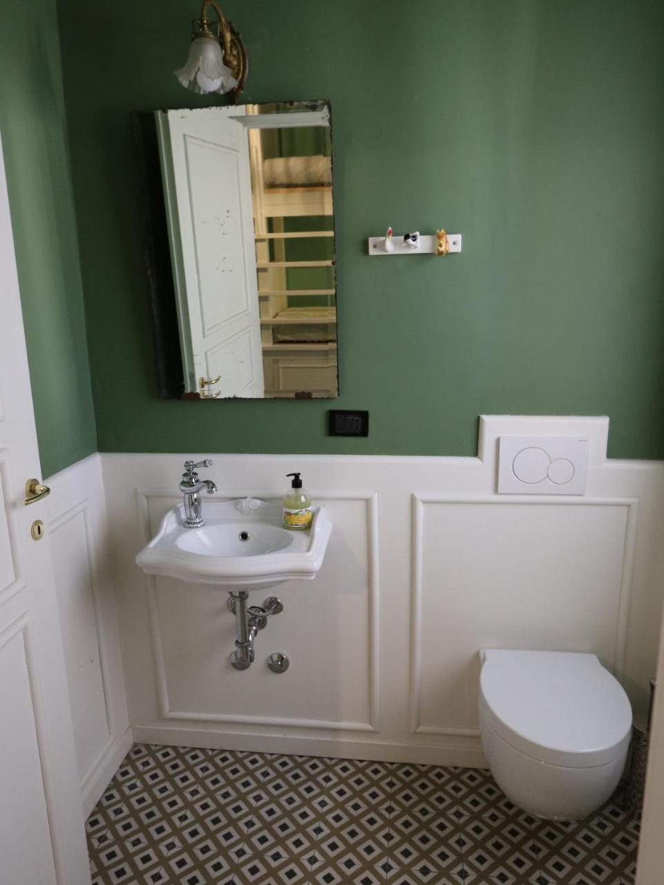 Grand Hostel Coconut Милано Екстериор снимка
