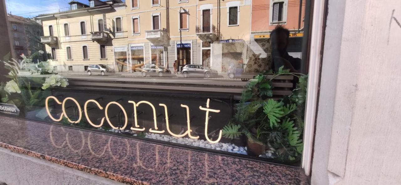 Grand Hostel Coconut Милано Екстериор снимка